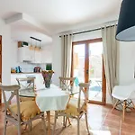 Alcaudon Holidayfv קורלחו